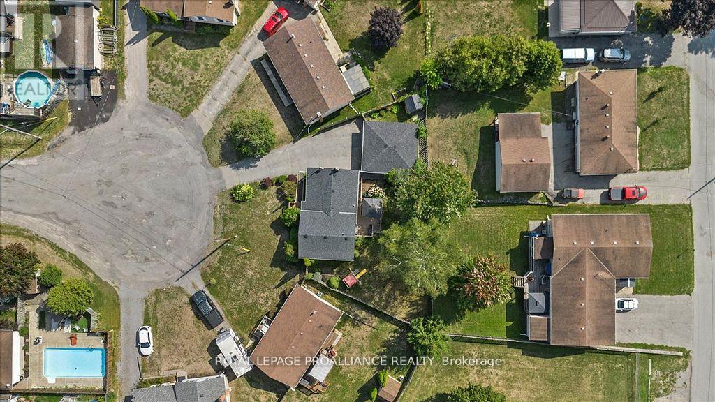 16 Centre Court, Quinte West (Frankford Ward), Ontario  K0K 2C0 - Photo 36 - X12853626