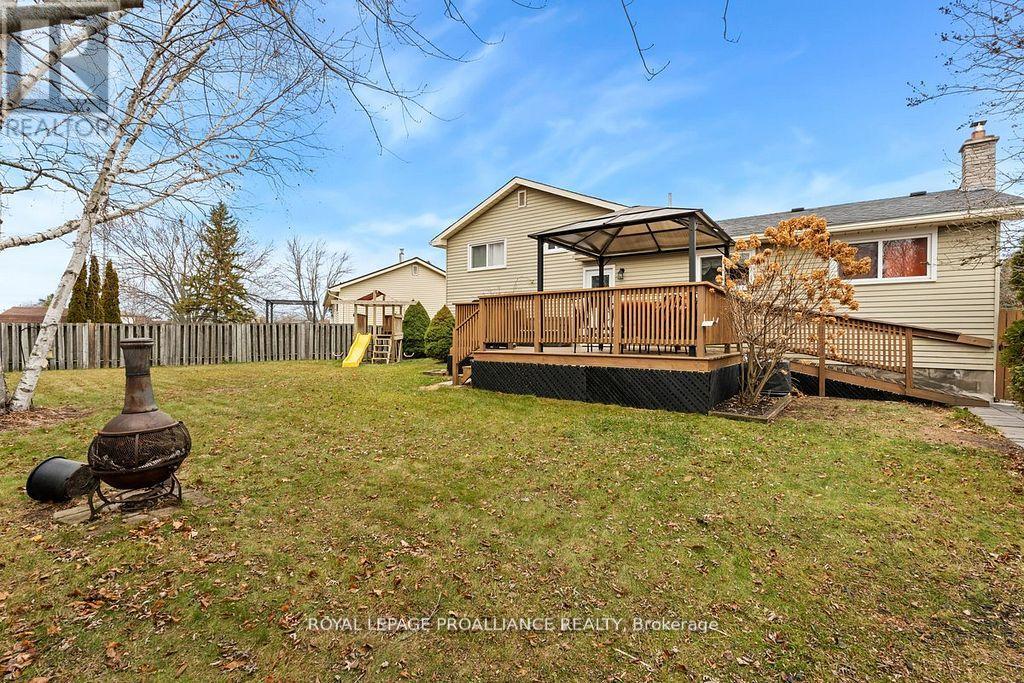 16 Centre Court, Quinte West (Frankford Ward), Ontario  K0K 2C0 - Photo 33 - X12853626