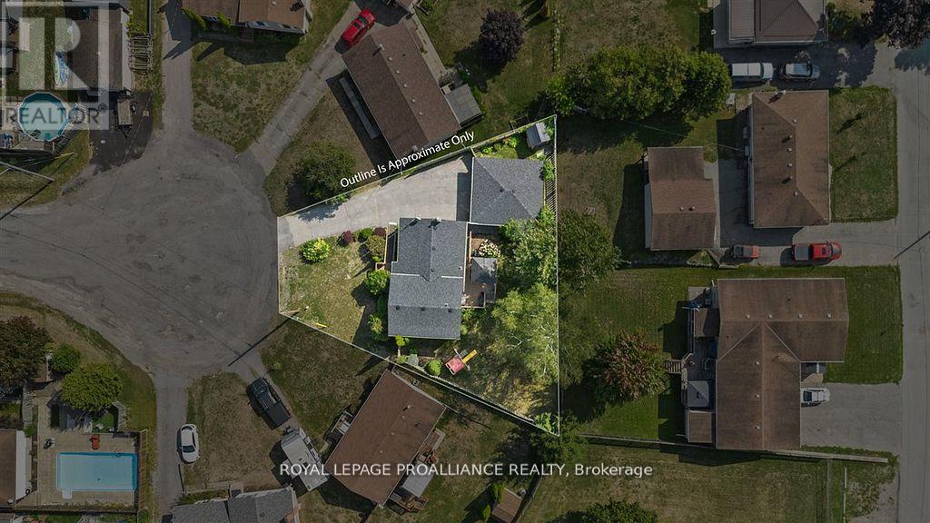 16 Centre Court, Quinte West (Frankford Ward), Ontario  K0K 2C0 - Photo 43 - X12853626