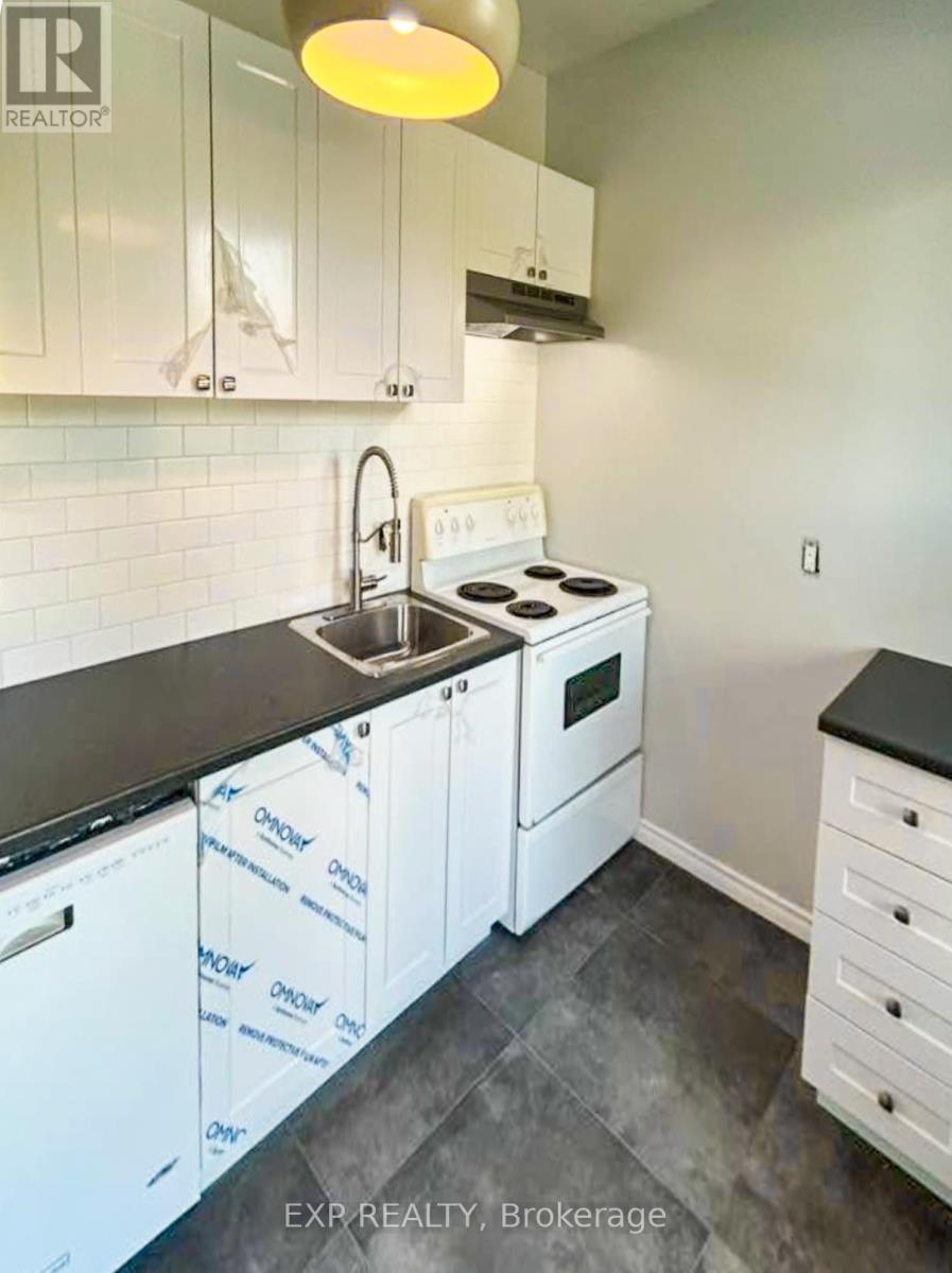 122-124 Cobourg Street, Ottawa, Ontario  K1N 8H1 - Photo 2 - X12851986