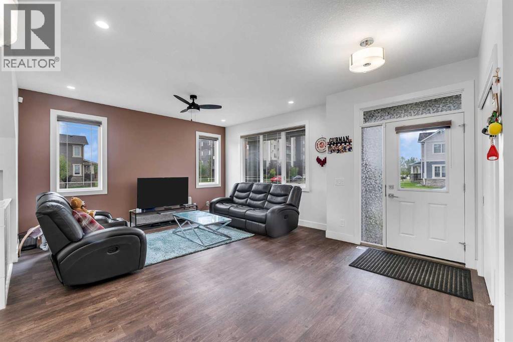 111 Cityside Road Ne, Calgary, Alberta  T3N 1E1 - Photo 3 - A2291534