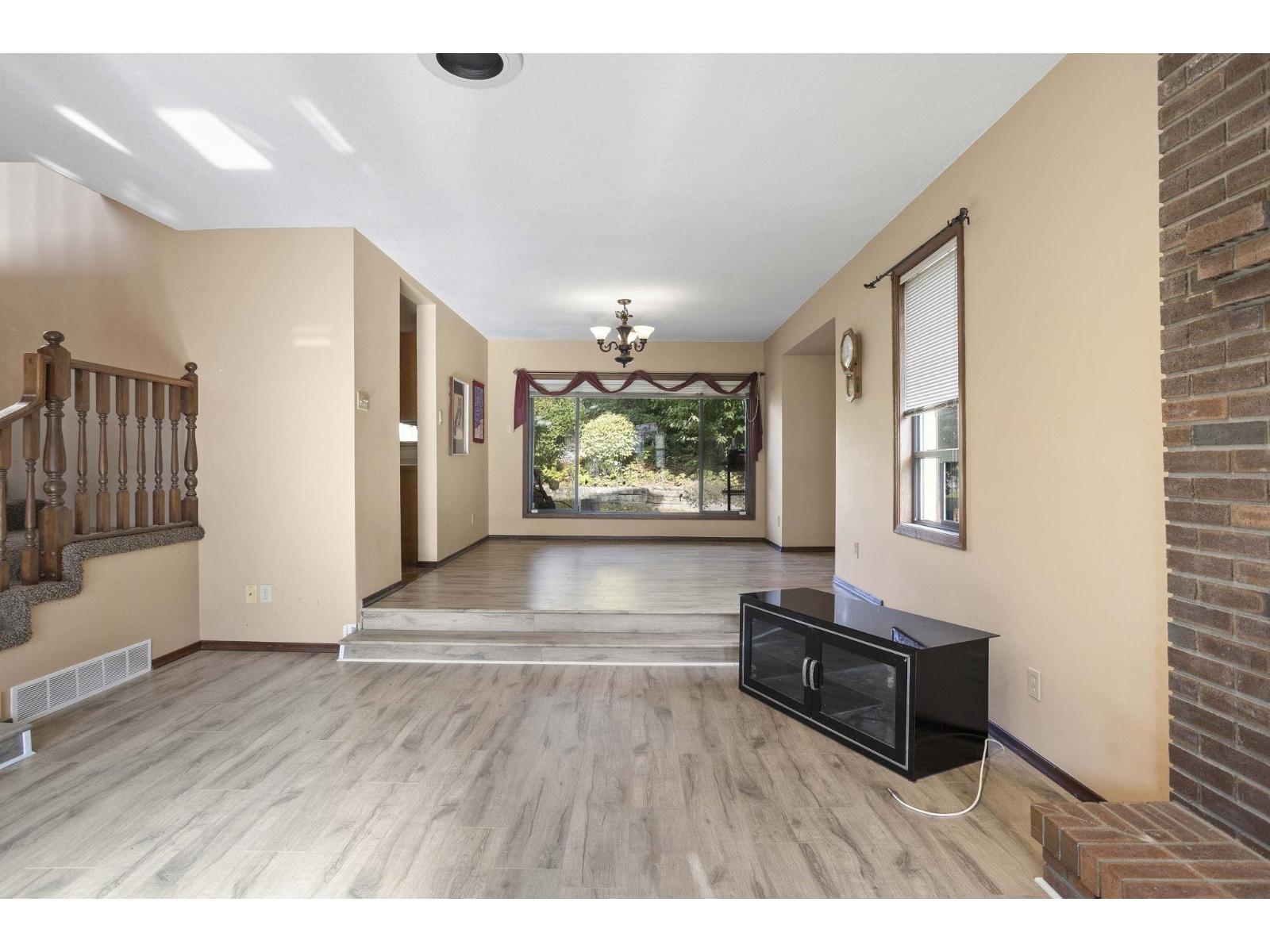 10031 Eagle Crescent, Little Mountain, Chilliwack, British Columbia  V2P 7R1 - Photo 6 - R3097113