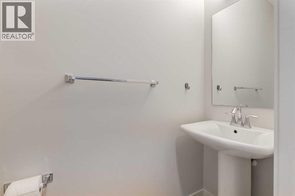 819 Shawnee Terrace Sw, Calgary, Alberta  T2Y 0T4 - Photo 14 - A2279331