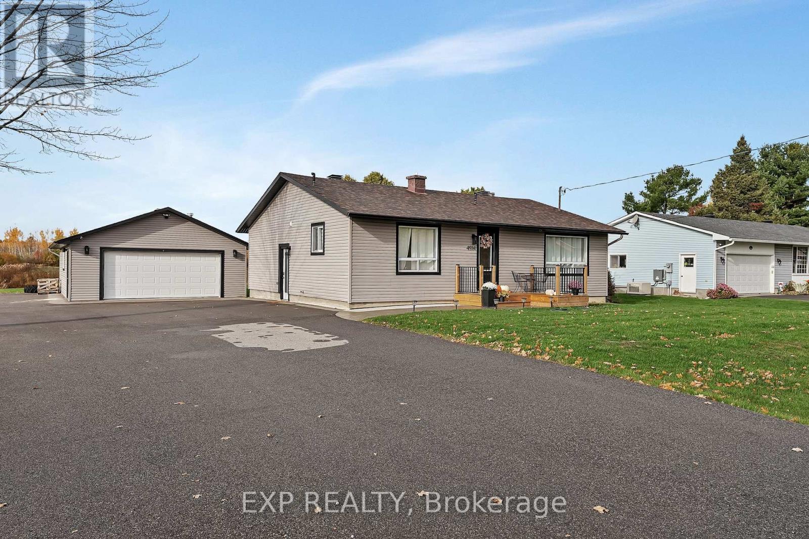 4914 Farmers Way, Ottawa, Ontario  K0A 1K0 - Photo 2 - X12856912