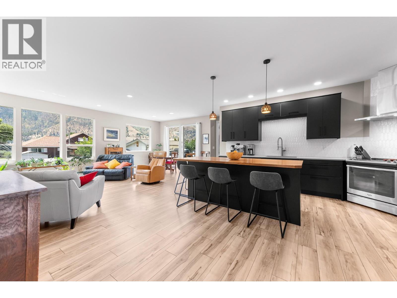 617 2nd Avenue, Keremeos, British Columbia  V0X 1N2 - Photo 4 - 10377576