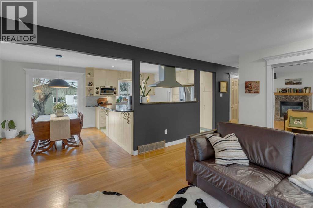 4512 41 Avenue Sw, Calgary, Alberta  T3E 1G7 - Photo 8 - A2283757