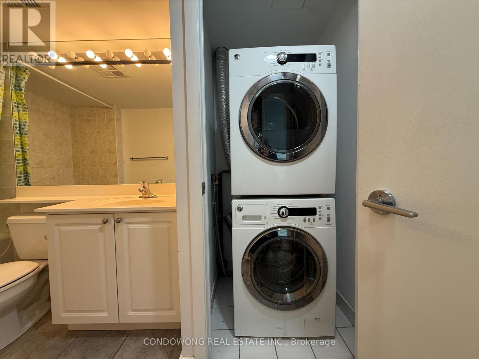 2801 - 219 Fort York Boulevard, Toronto, Ontario  M5V 1B1 - Photo 8 - C12856940