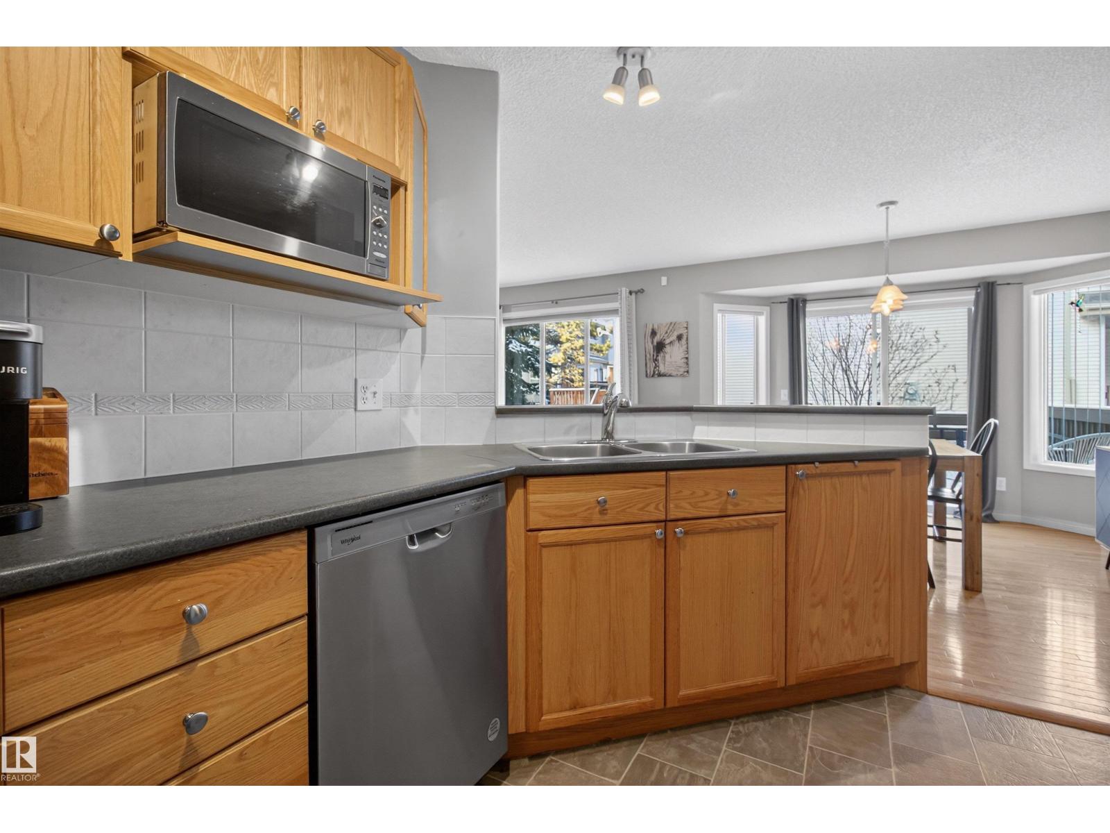 #35 155 Crocus Cr, Sherwood Park, Alberta  T8H 2M4 - Photo 6 - E4476374