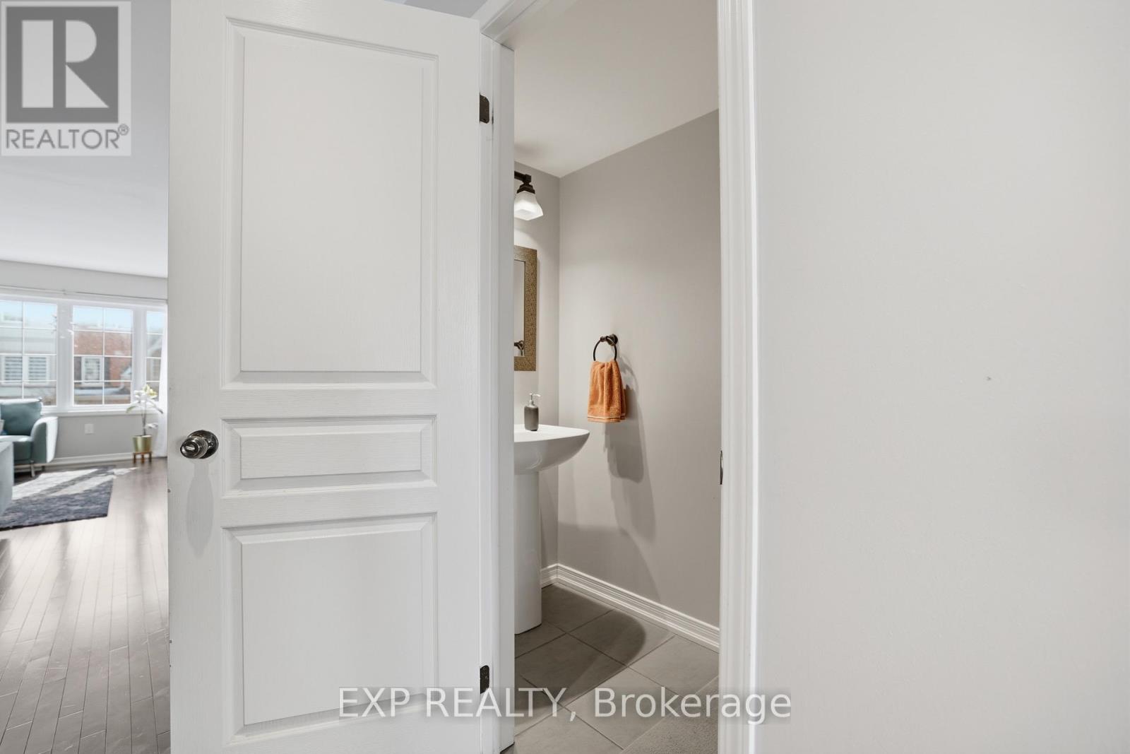 83 Magpie Way, Whitby, Ontario  L1N 2K6 - Photo 10 - E12856856