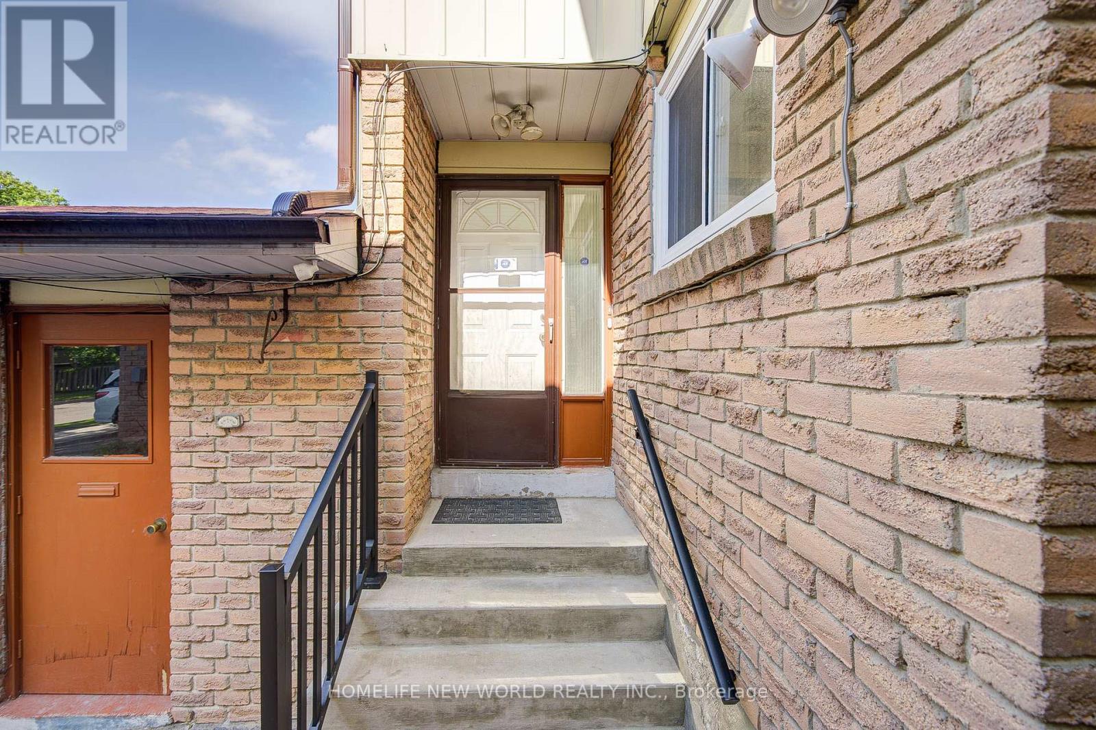 29 Puma Drive, Toronto, Ontario  M1V 1J7 - Photo 3 - E12856892