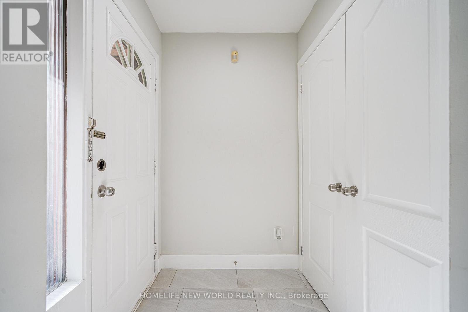 29 Puma Drive, Toronto, Ontario  M1V 1J7 - Photo 4 - E12856892