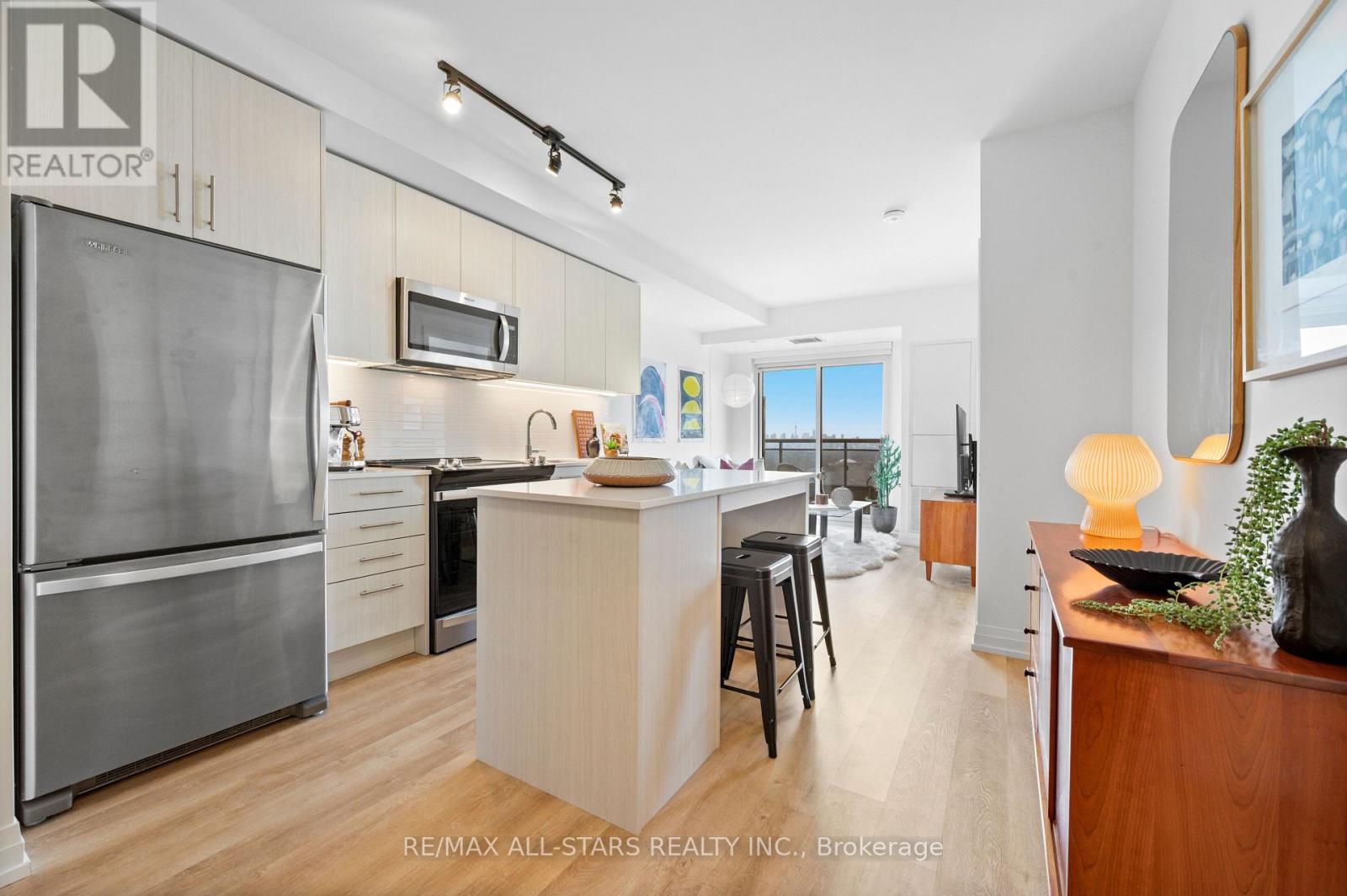 2310 - 286 Main Street, Toronto, Ontario  M4C 0B3 - Photo 11 - E12856896