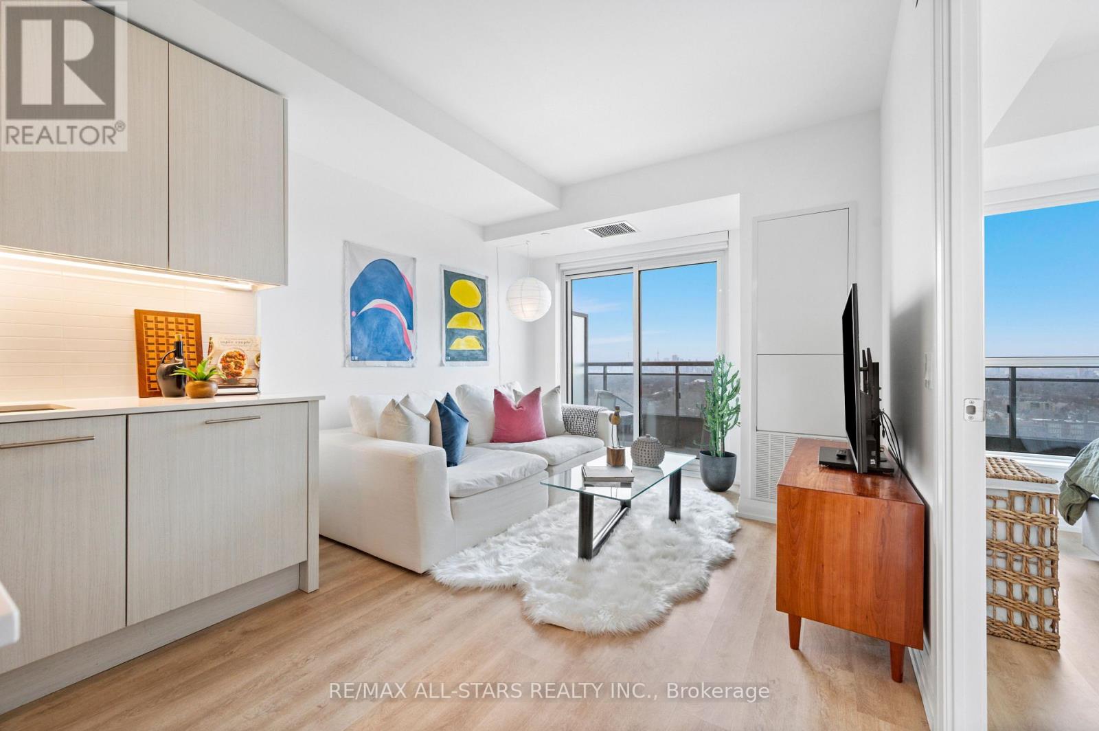 2310 - 286 Main Street, Toronto, Ontario  M4C 0B3 - Photo 17 - E12856896