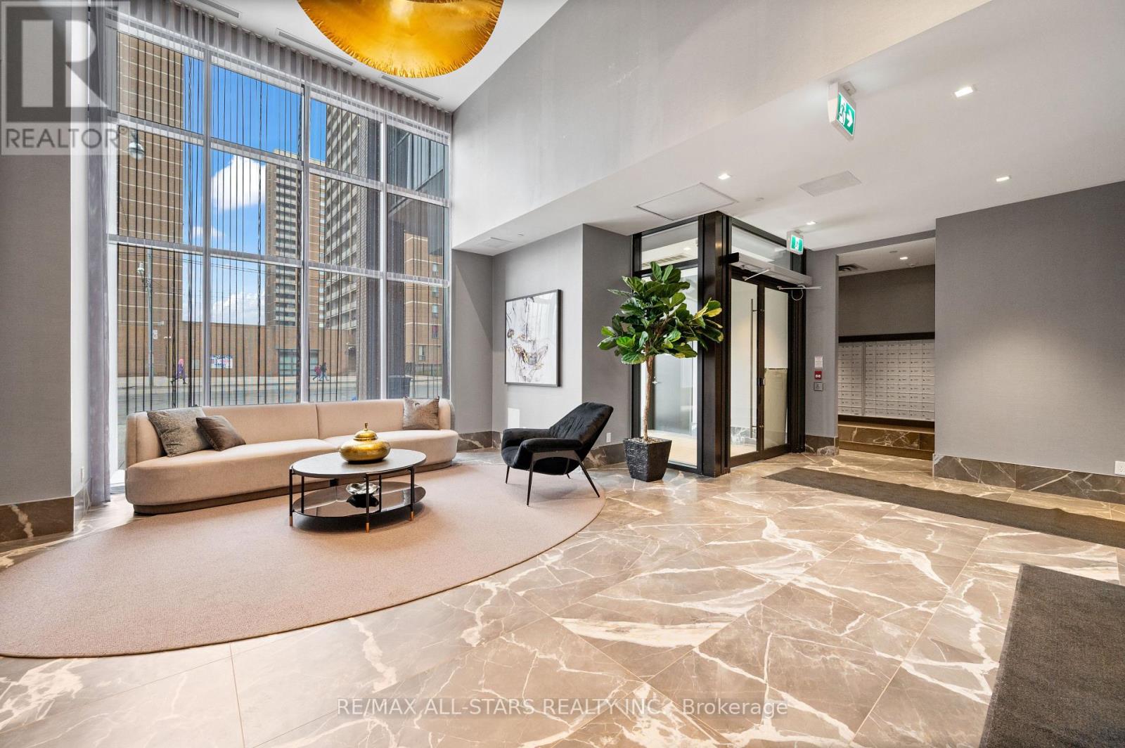 2310 - 286 Main Street, Toronto, Ontario  M4C 0B3 - Photo 5 - E12856896