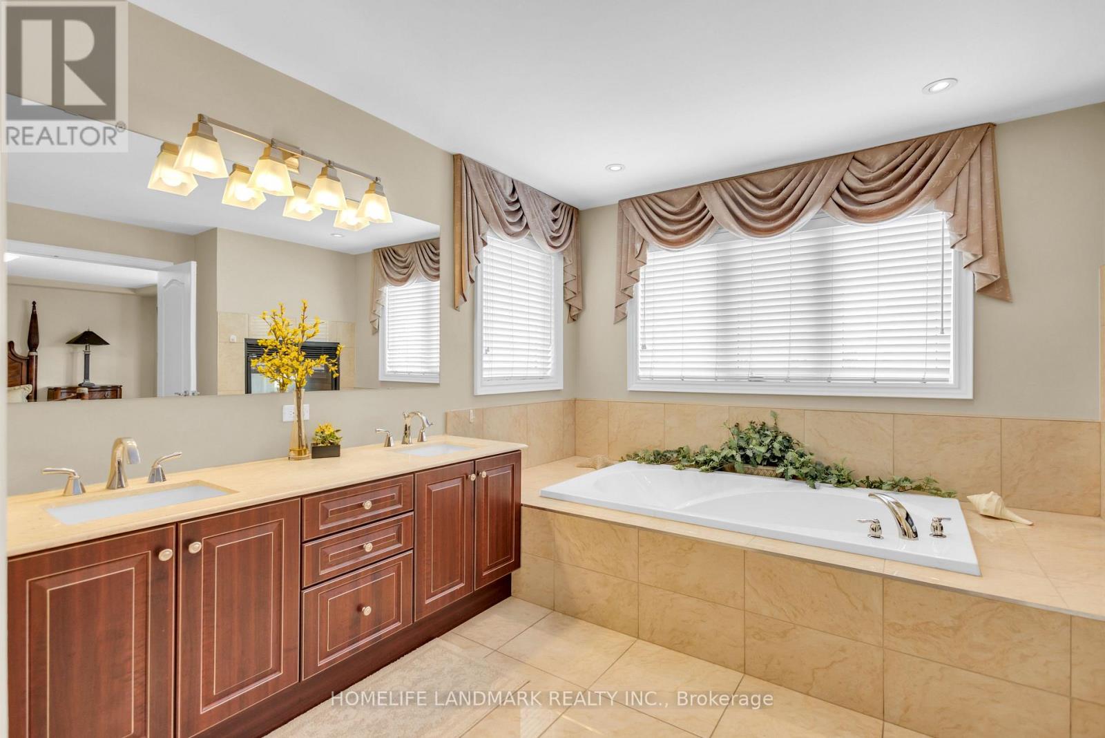 7 Via Campanile, Vaughan, Ontario  L4H 3G6 - Photo 19 - N12856926