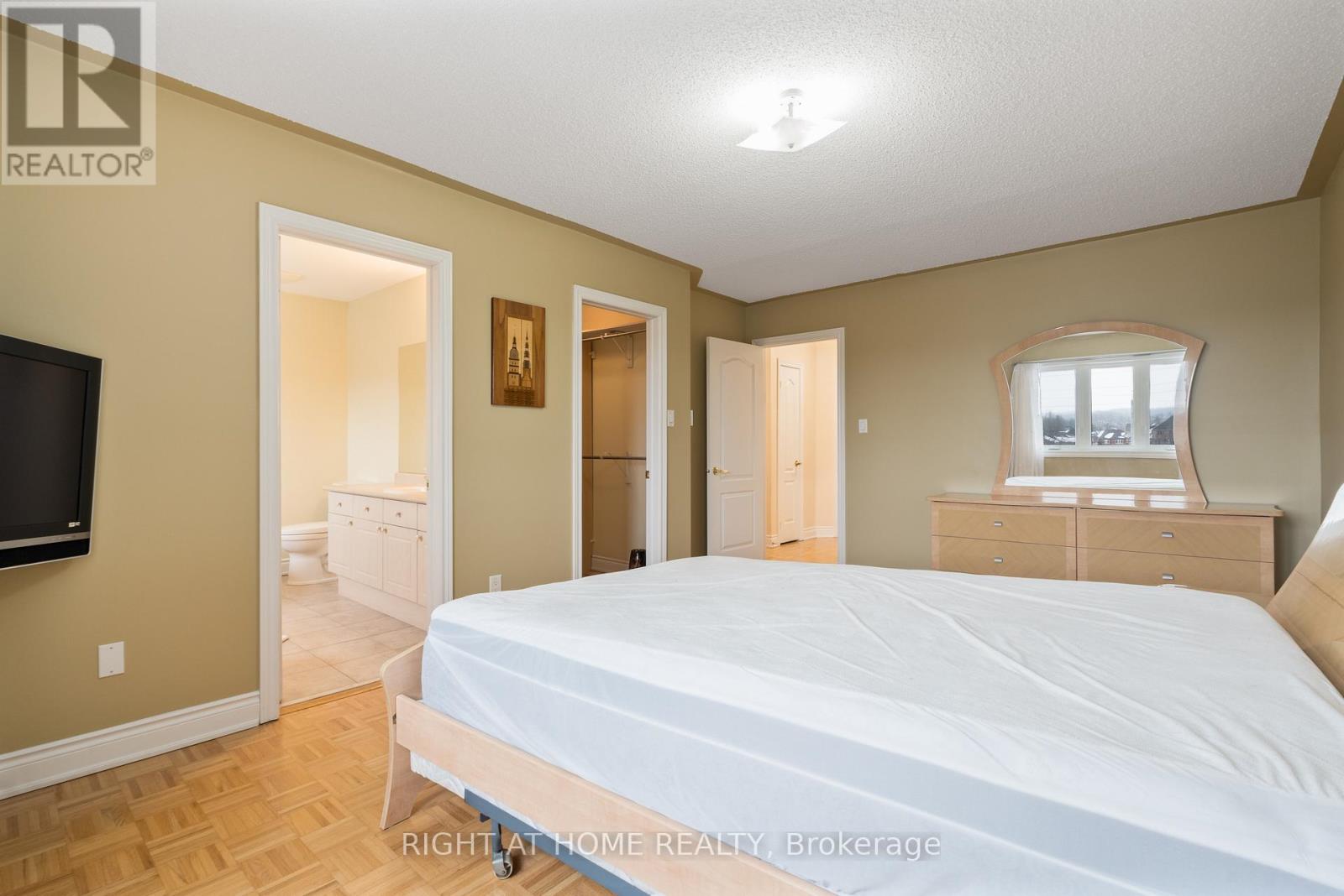 16 Honeywood Road, Vaughan, Ontario  L4J 9C2 - Photo 15 - N12856960