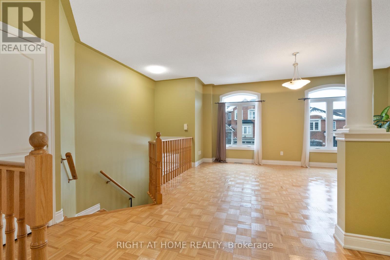 16 Honeywood Road, Vaughan, Ontario  L4J 9C2 - Photo 4 - N12856960