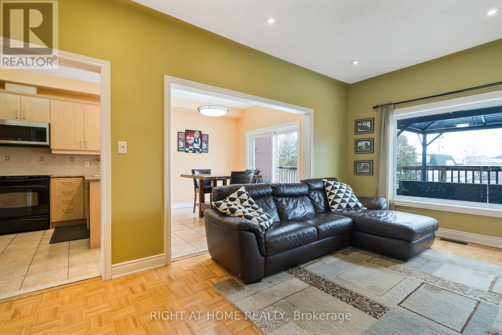 16 Honeywood Road, Vaughan, Ontario  L4J 9C2 - Photo 9 - N12856960