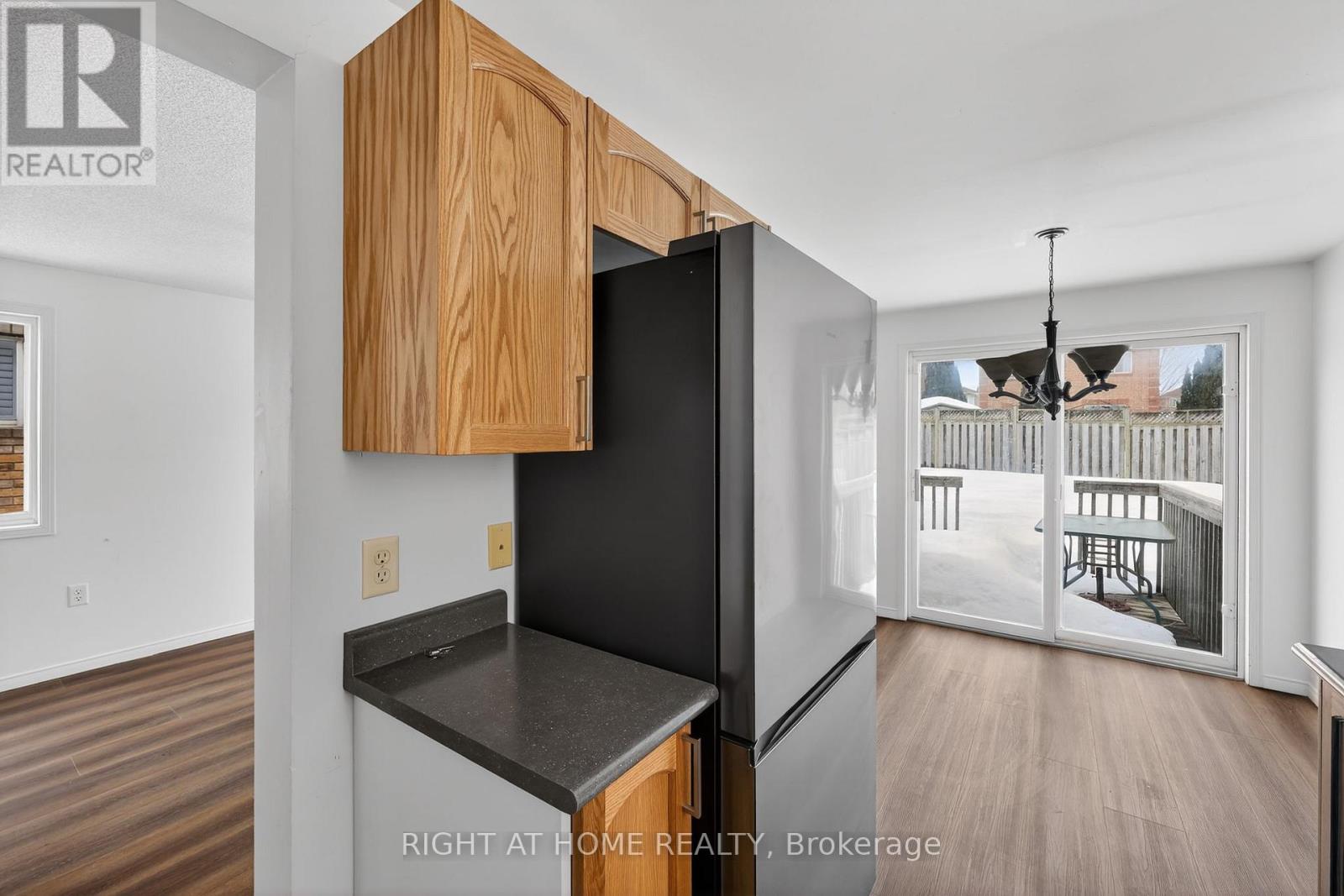 27 Booth Lane, Barrie, Ontario  L4N 0S4 - Photo 15 - S12856898