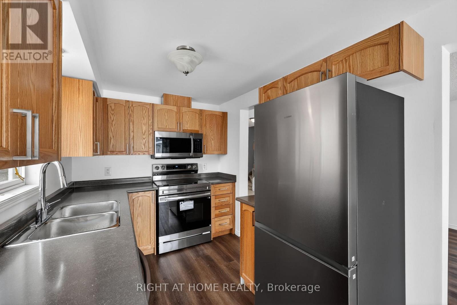 27 Booth Lane, Barrie, Ontario  L4N 0S4 - Photo 16 - S12856898