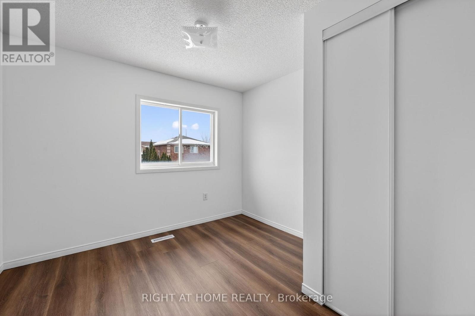 27 Booth Lane, Barrie, Ontario  L4N 0S4 - Photo 19 - S12856898