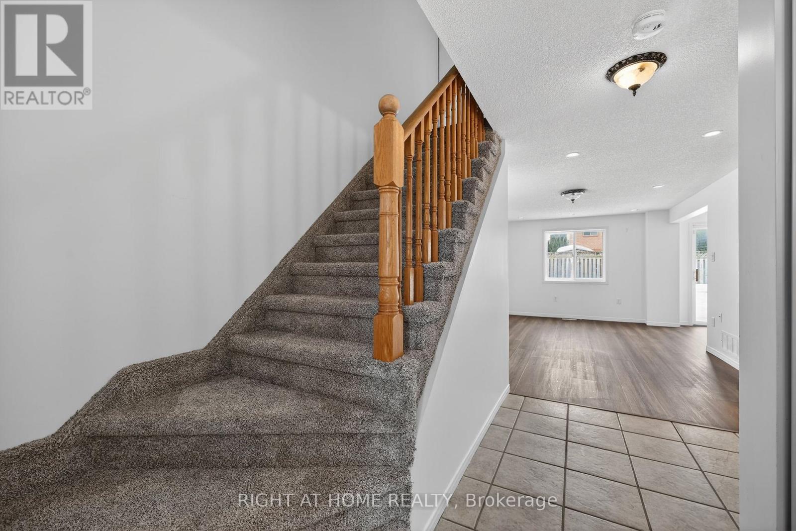 27 Booth Lane, Barrie, Ontario  L4N 0S4 - Photo 7 - S12856898