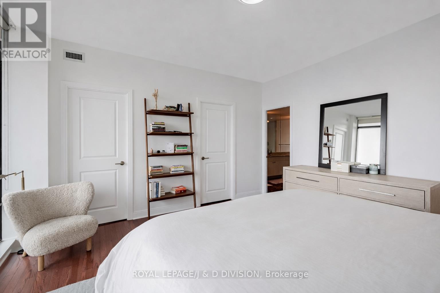 3402 - 18 Yorkville Avenue, Toronto, Ontario  M4W 3Y8 - Photo 16 - C12855244