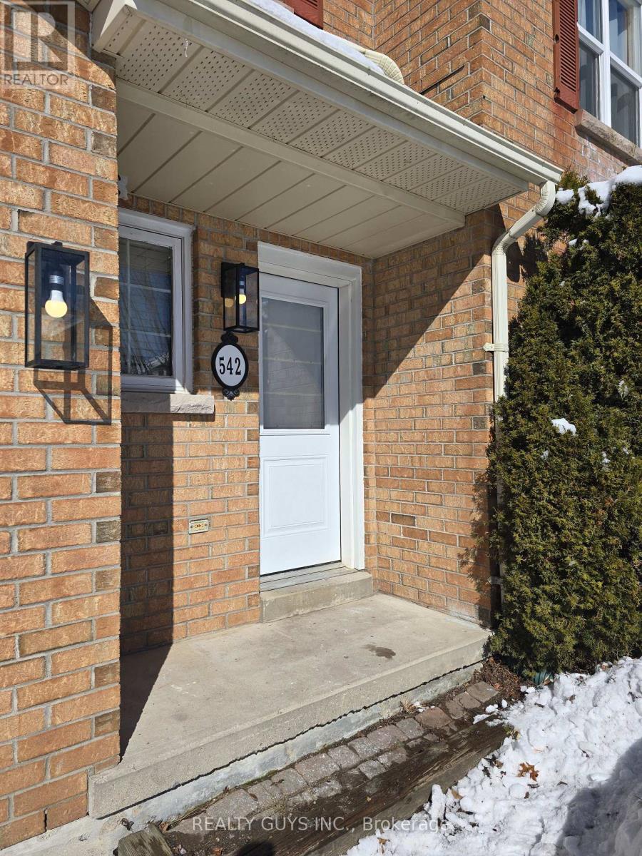 542 Westman Avenue, Peterborough (Otonabee Ward 1), Ontario  K9K 2E6 - Photo 2 - X12774124