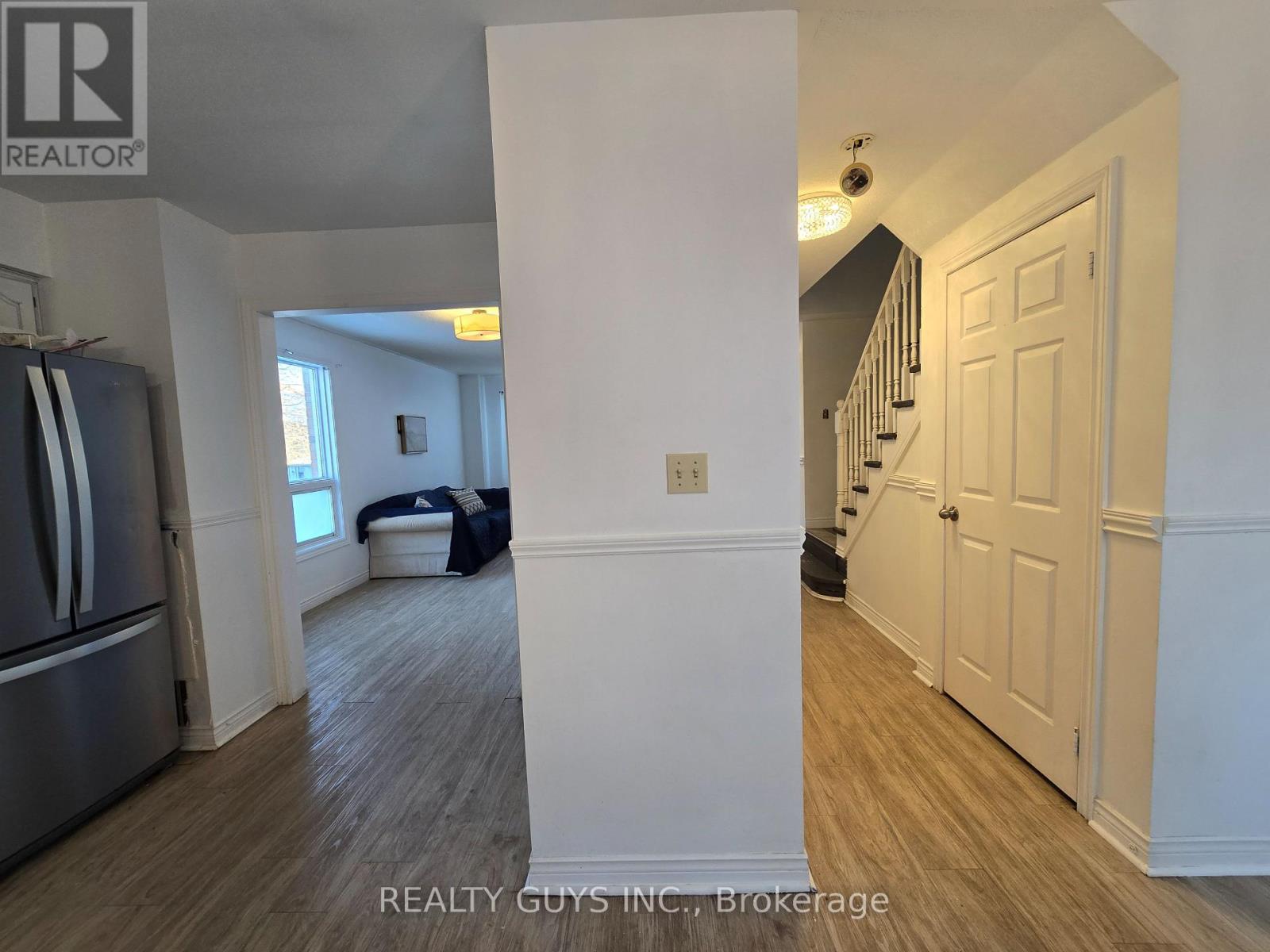 542 Westman Avenue, Peterborough (Otonabee Ward 1), Ontario  K9K 2E6 - Photo 8 - X12774124