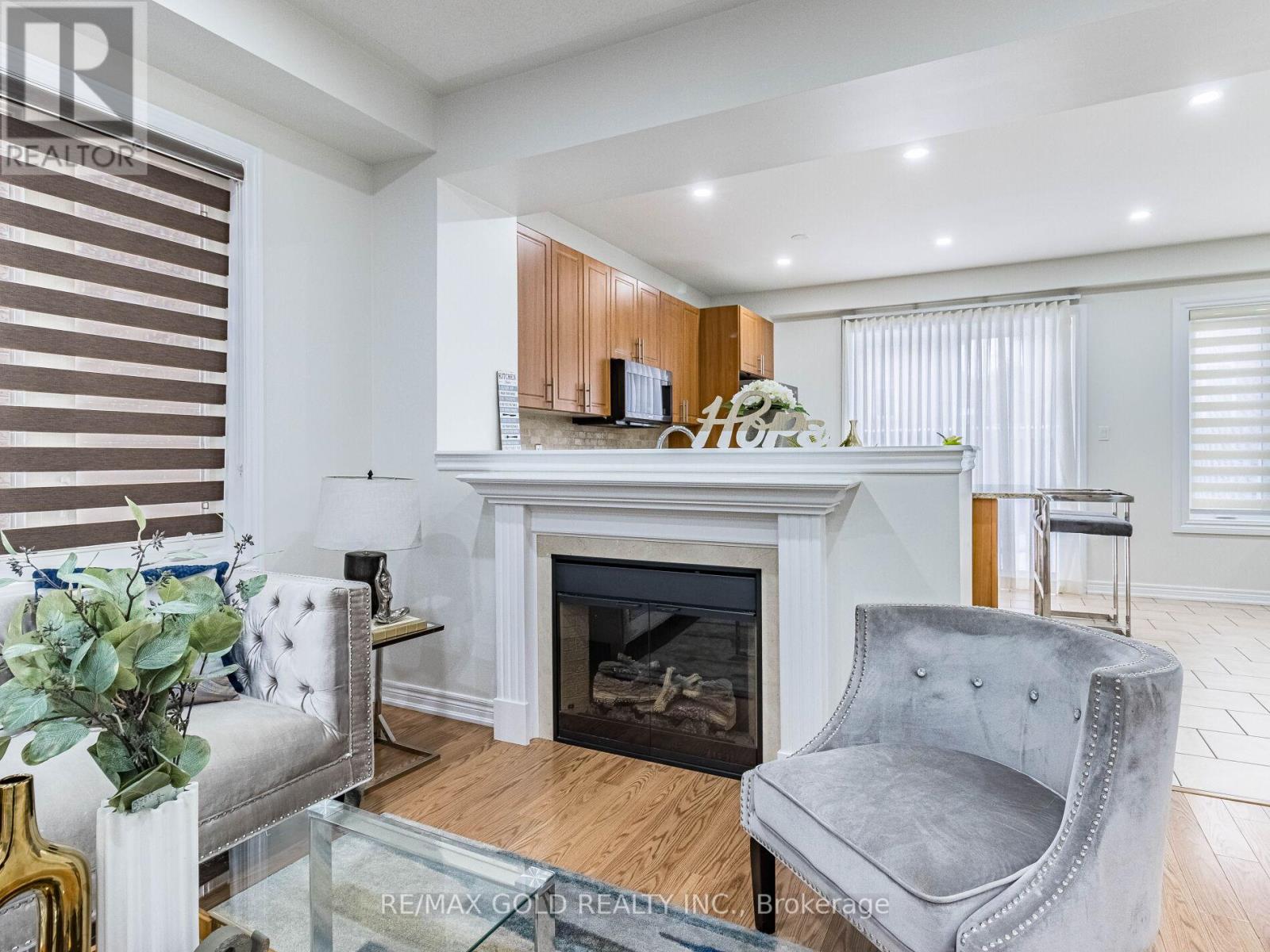 Upper - 90 Begonia Crescent, Brampton (Northwest Sandalwood Parkway), Ontario  L7A 0M7 - Photo 11 - W12856858