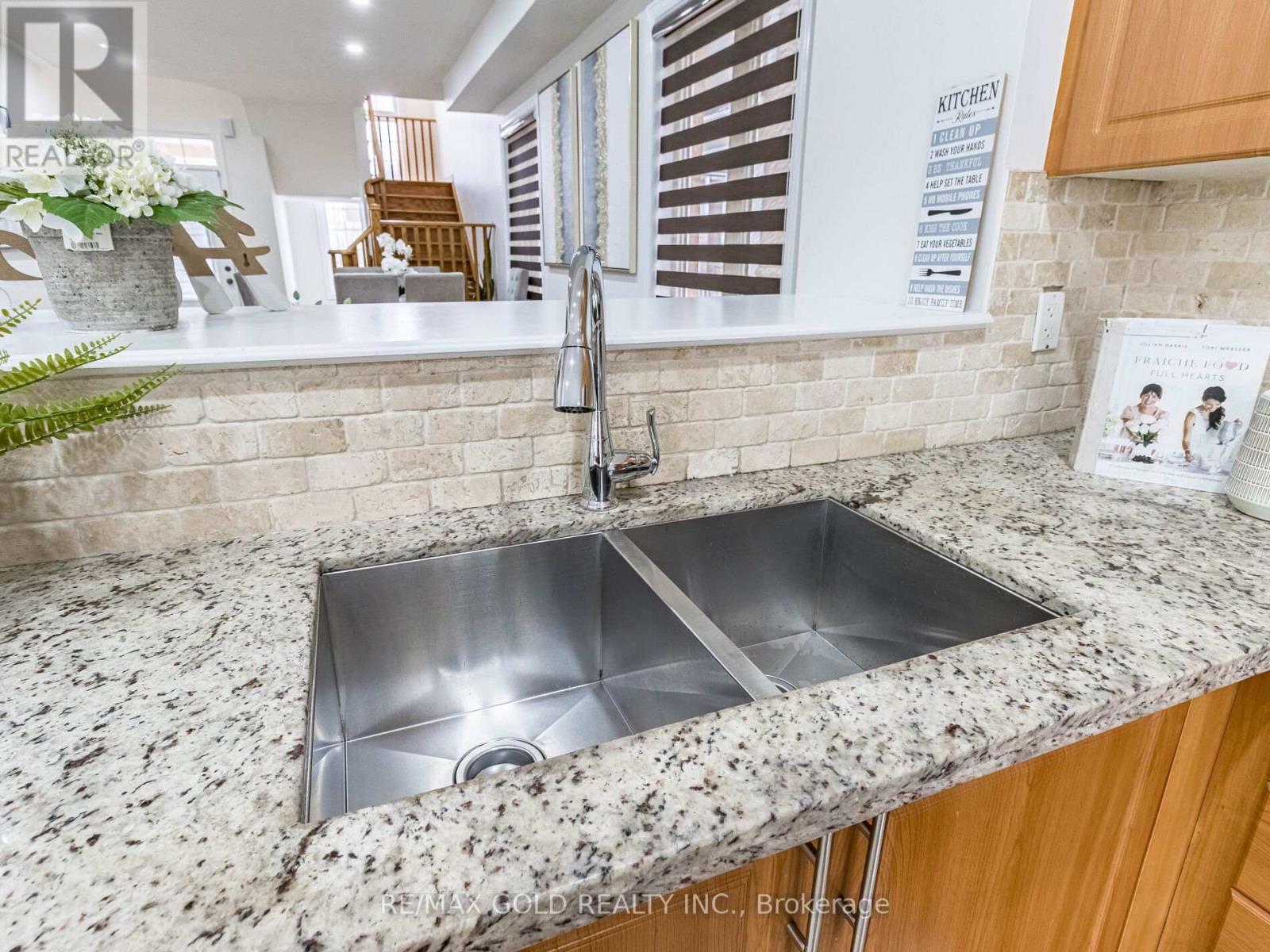 Upper - 90 Begonia Crescent, Brampton (Northwest Sandalwood Parkway), Ontario  L7A 0M7 - Photo 22 - W12856858