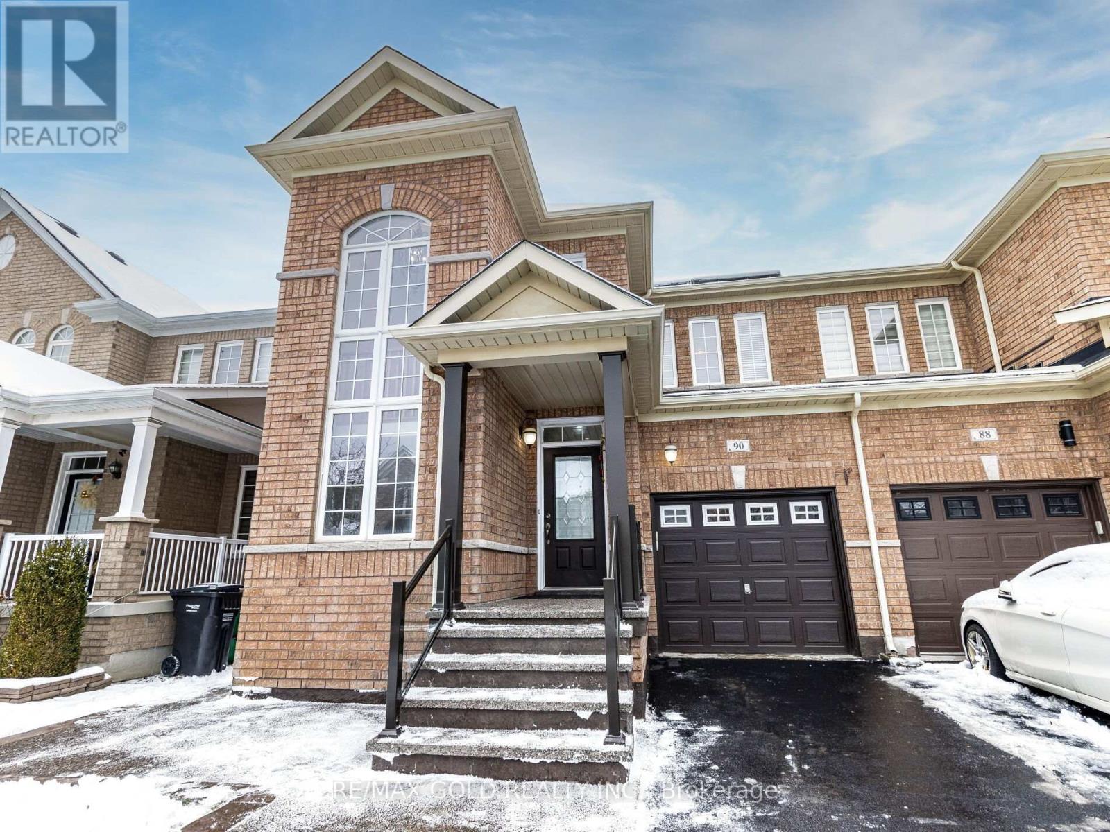 Upper - 90 Begonia Crescent, Brampton (Northwest Sandalwood Parkway), Ontario  L7A 0M7 - Photo 3 - W12856858