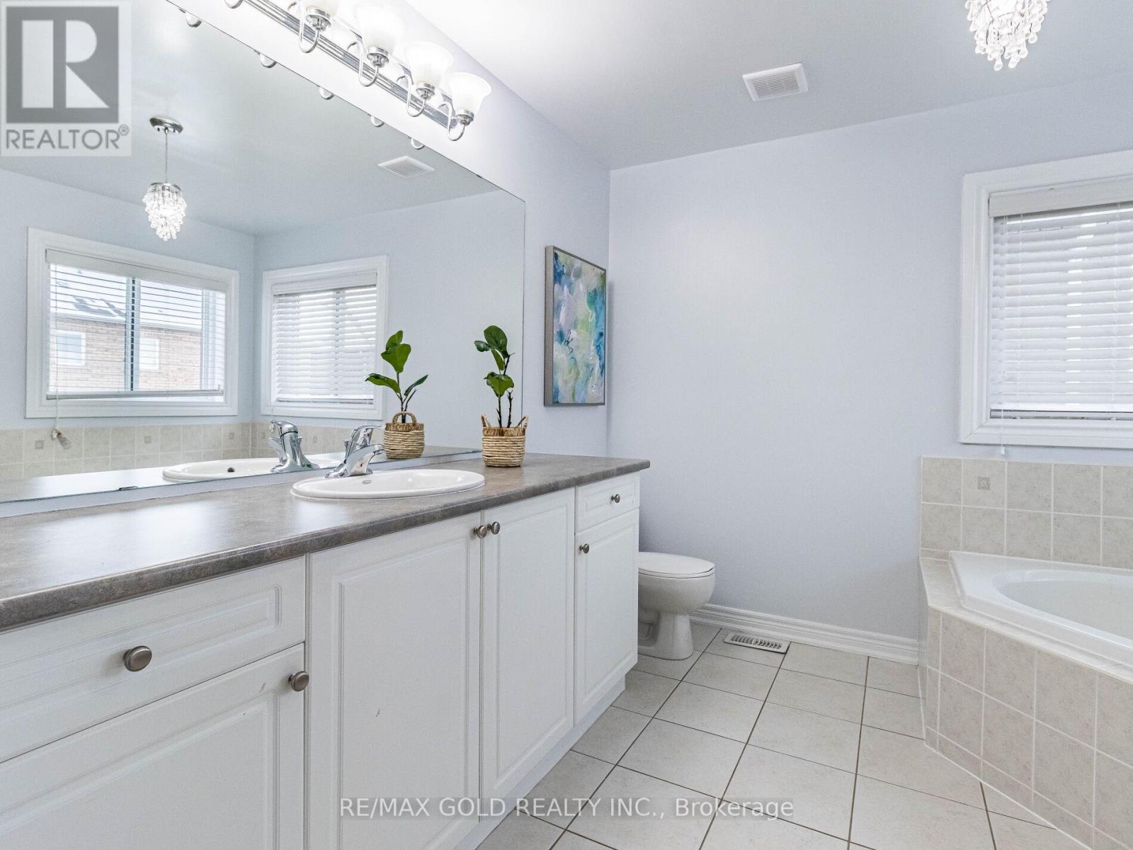 Upper - 90 Begonia Crescent, Brampton (Northwest Sandalwood Parkway), Ontario  L7A 0M7 - Photo 31 - W12856858