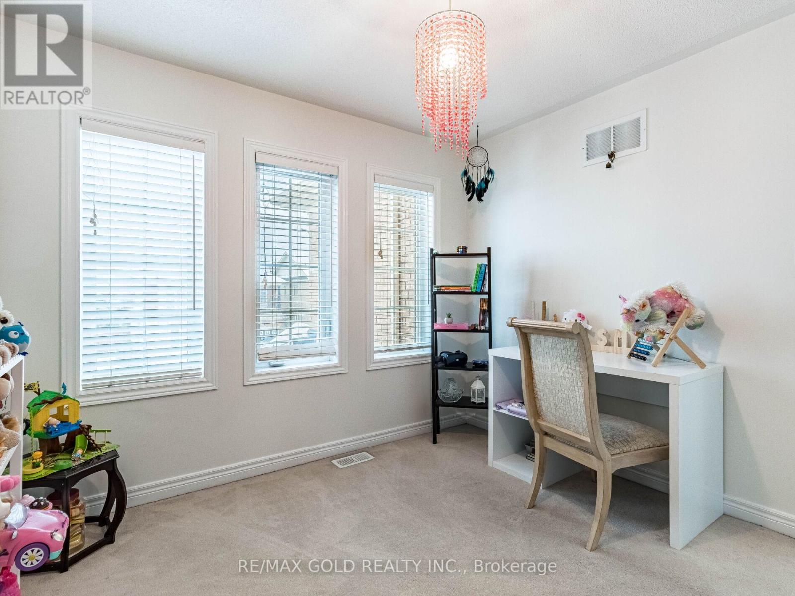 Upper - 90 Begonia Crescent, Brampton (Northwest Sandalwood Parkway), Ontario  L7A 0M7 - Photo 39 - W12856858