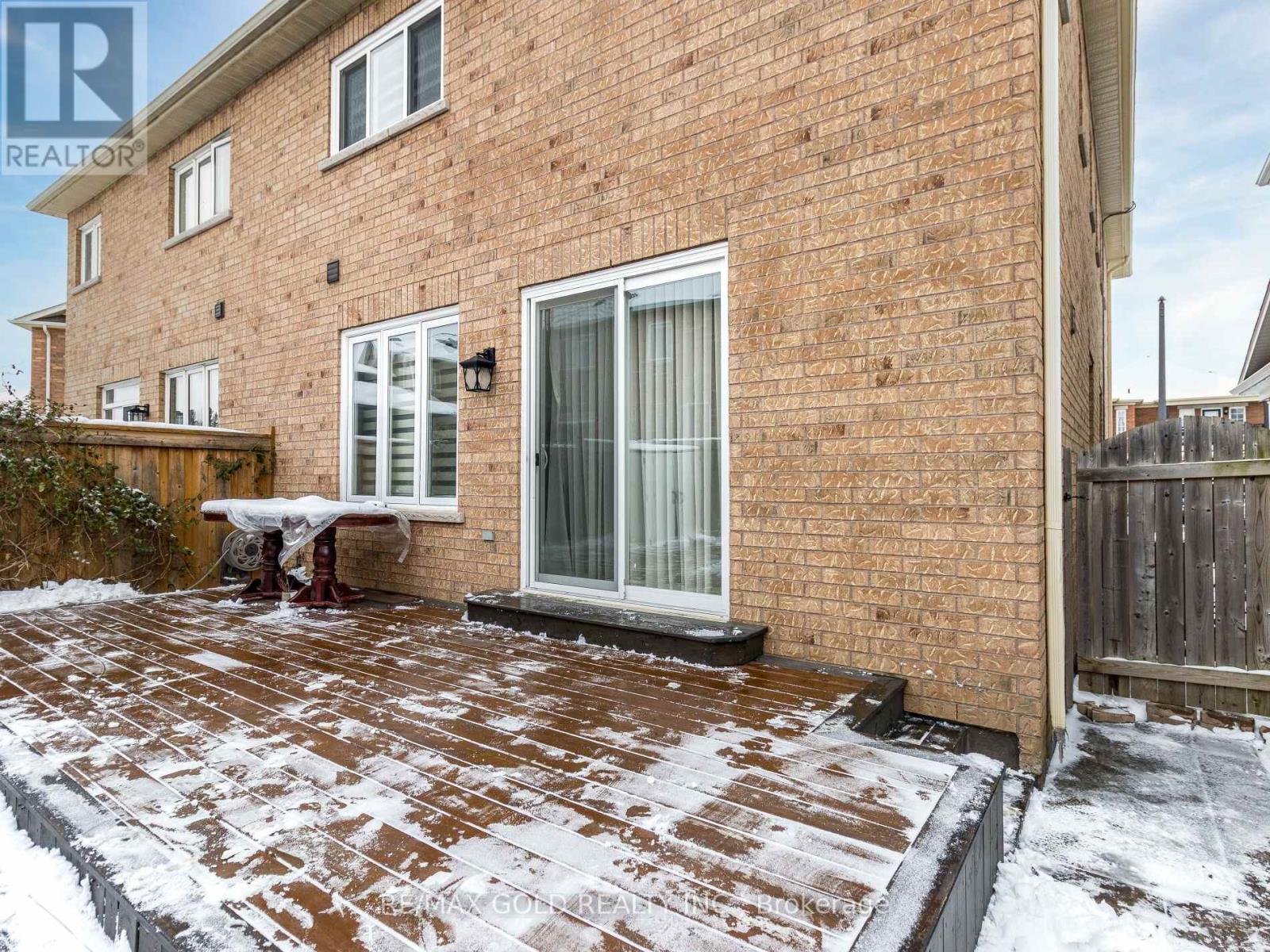 Upper - 90 Begonia Crescent, Brampton (Northwest Sandalwood Parkway), Ontario  L7A 0M7 - Photo 43 - W12856858