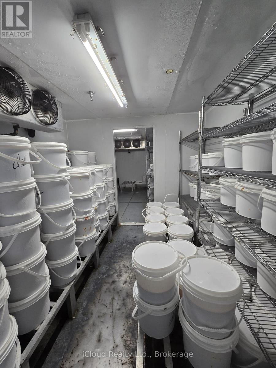 1 - 6905 Millcreek Drive, Mississauga, Ontario  L5N 6A3 - Photo 3 - W12856870