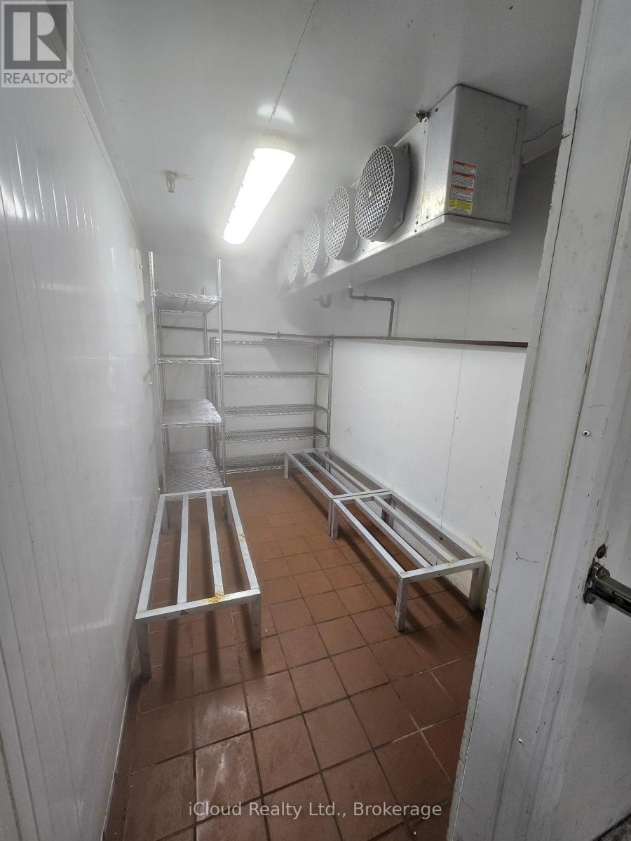 1 - 6905 Millcreek Drive, Mississauga, Ontario  L5N 6A3 - Photo 5 - W12856870