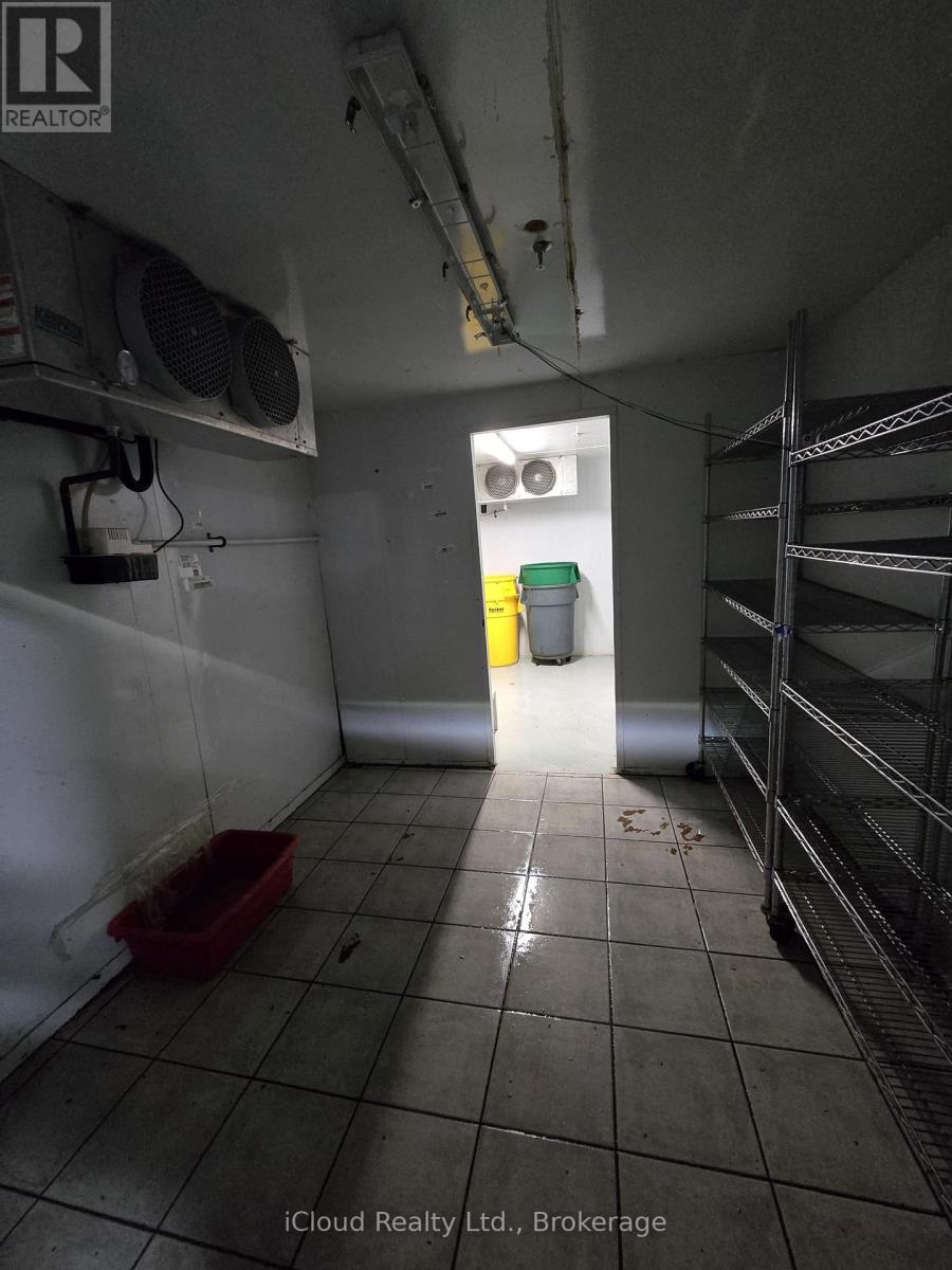 1 - 6905 Millcreek Drive, Mississauga, Ontario  L5N 6A3 - Photo 7 - W12856870