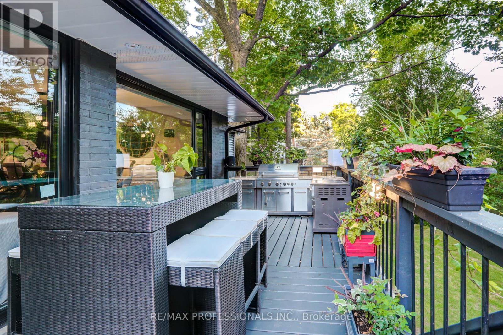 54 North Drive, Toronto, Ontario  M9A 4P9 - Photo 24 - W12856882