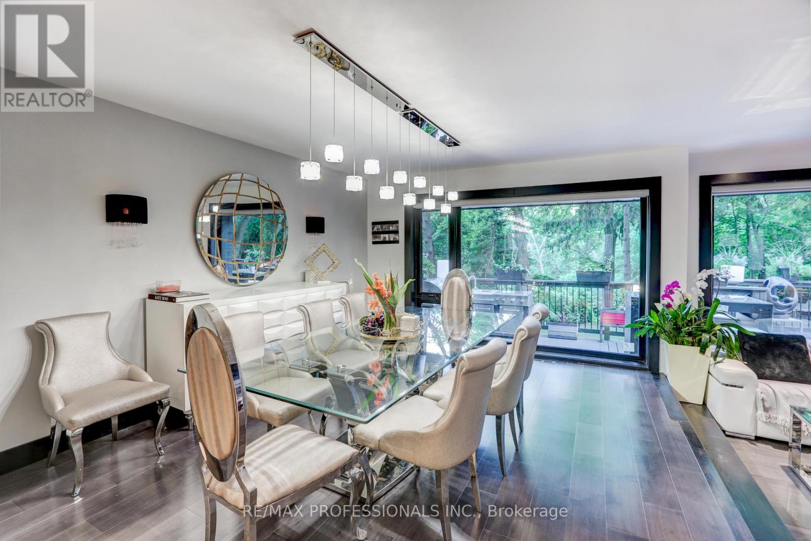 54 North Drive, Toronto, Ontario  M9A 4P9 - Photo 8 - W12856882