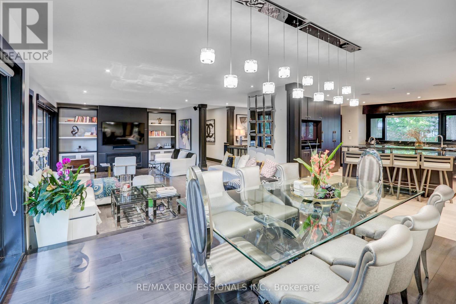 54 North Drive, Toronto, Ontario  M9A 4P9 - Photo 9 - W12856882