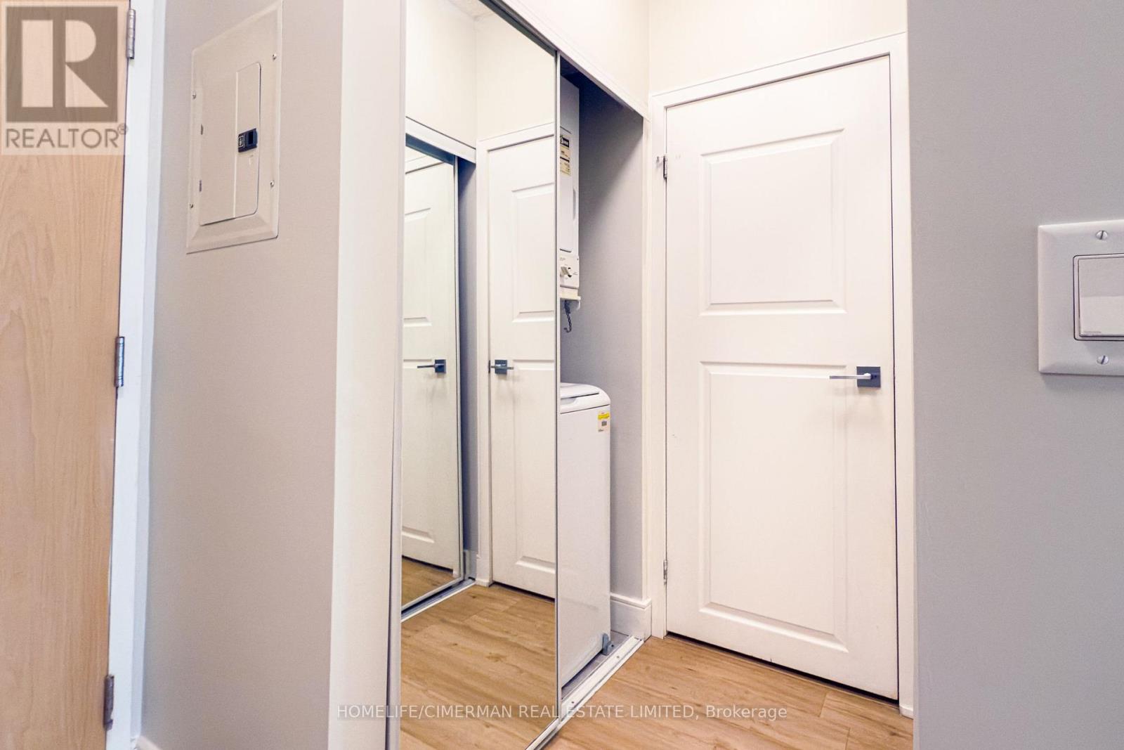 1508 - 220 Burnhamthorpe Road W, Mississauga (City Centre), Ontario  L5B 4N4 - Photo 15 - W12856890