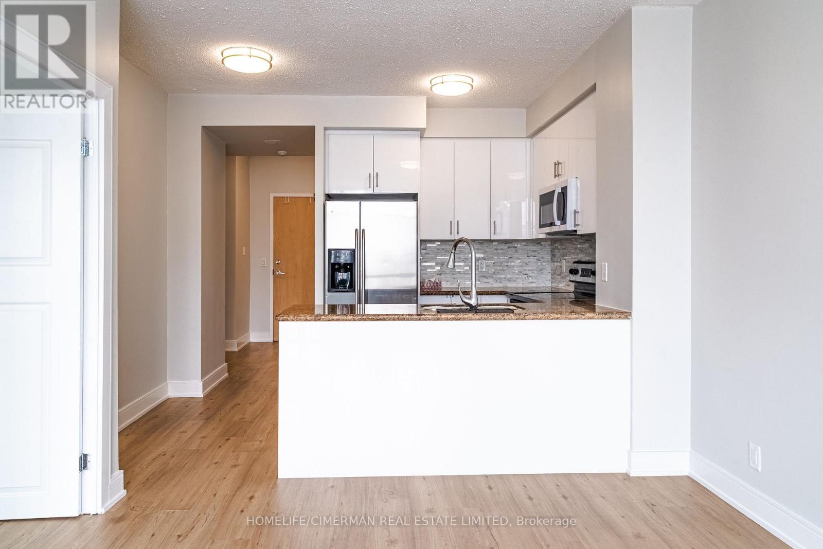 1508 - 220 Burnhamthorpe Road W, Mississauga (City Centre), Ontario  L5B 4N4 - Photo 3 - W12856890