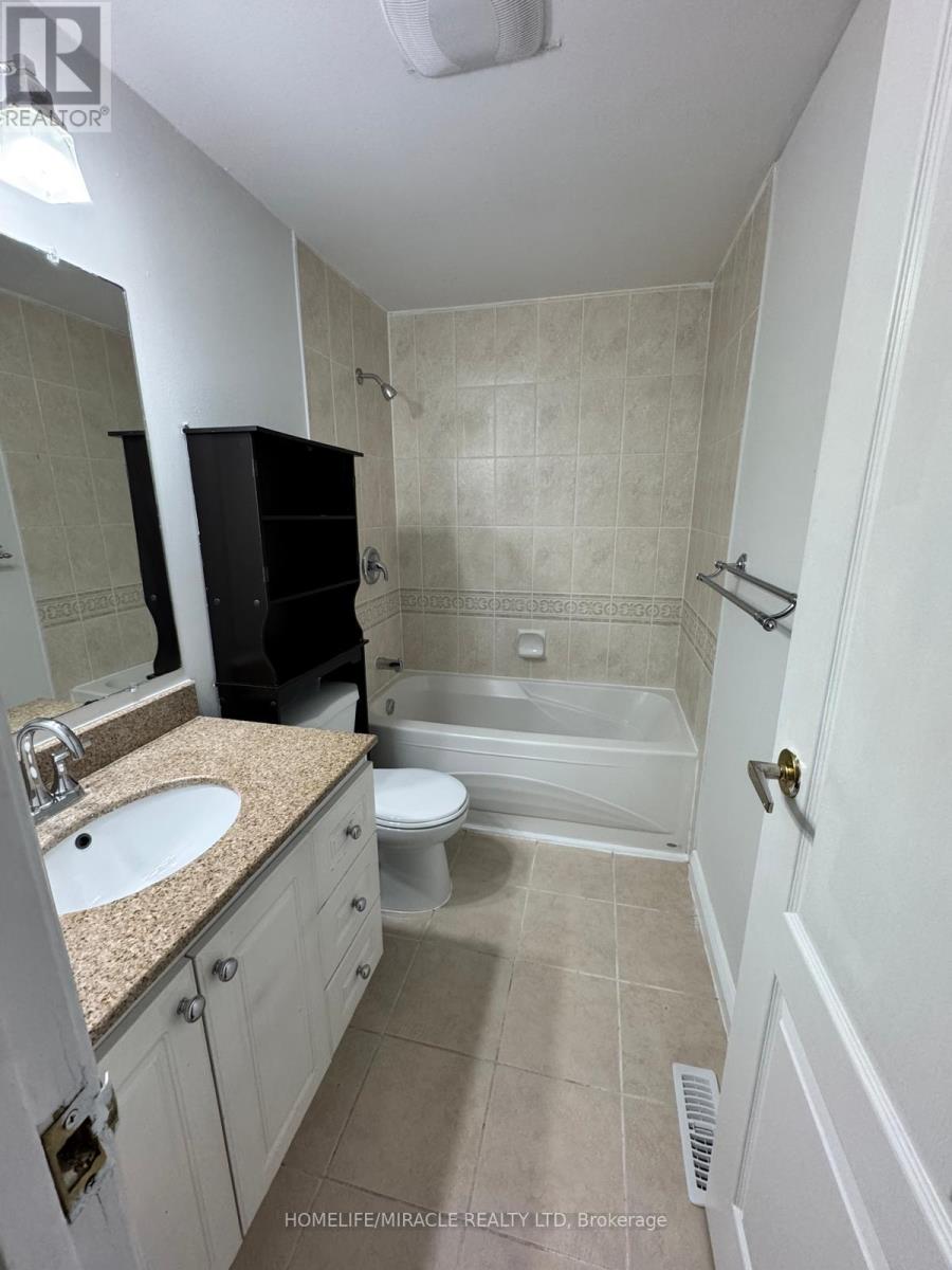 73 Gulliver Crescent, Brampton (Northgate), Ontario  L6S 1T1 - Photo 15 - W12856902