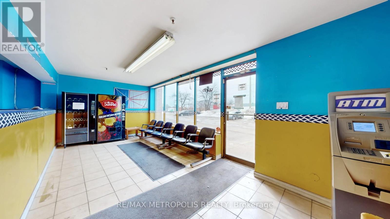 2-3 - 7195 Torbram Road, Mississauga (Northeast), Ontario  L4T 4G3 - Photo 3 - W12856918