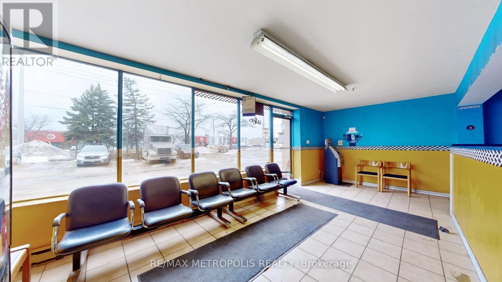 2-3 - 7195 Torbram Road, Mississauga (Northeast), Ontario  L4T 4G3 - Photo 4 - W12856918