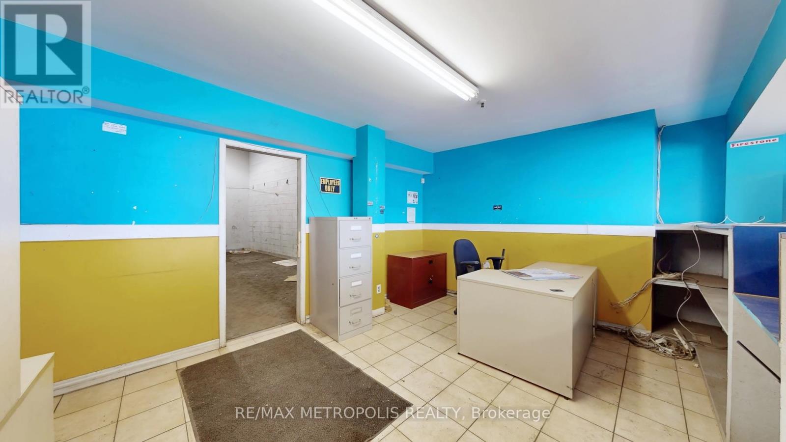 2-3 - 7195 Torbram Road, Mississauga (Northeast), Ontario  L4T 4G3 - Photo 7 - W12856918