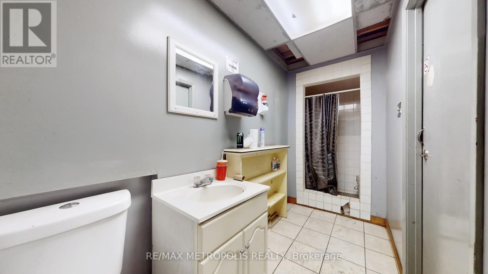 2-3 - 7195 Torbram Road, Mississauga (Northeast), Ontario  L4T 4G3 - Photo 8 - W12856918