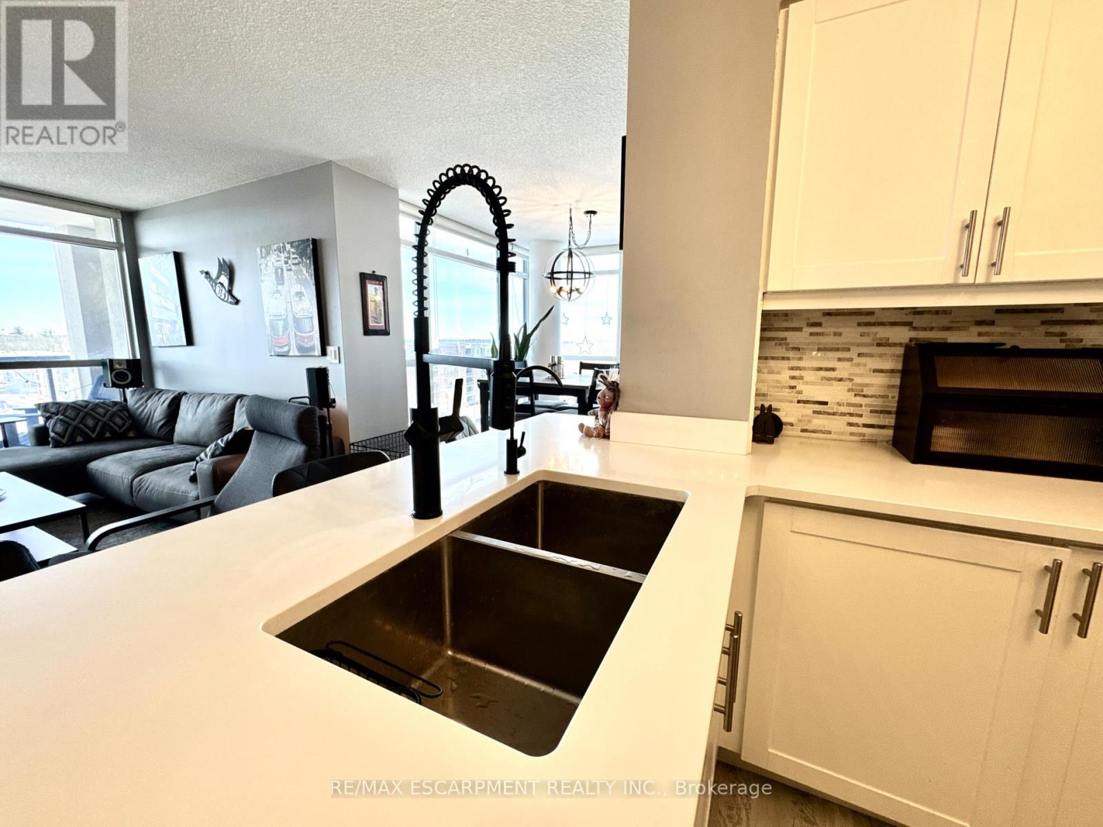 809 - 1940 Ironstone Drive, Burlington, Ontario  L7L 0E4 - Photo 14 - W12856962