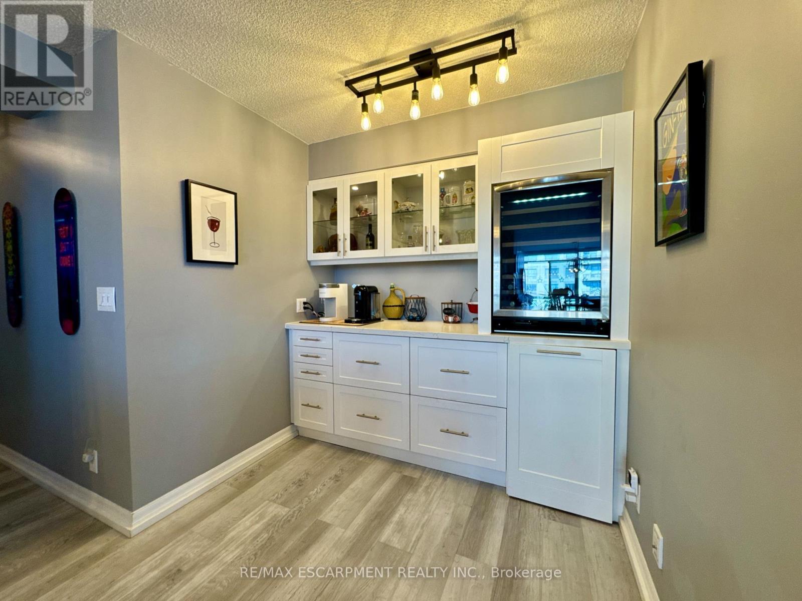 809 - 1940 Ironstone Drive, Burlington, Ontario  L7L 0E4 - Photo 16 - W12856962